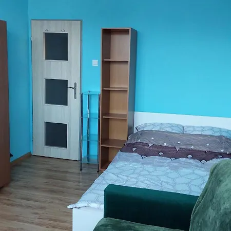 комната в трёхкомнатной квартире * Vratislav